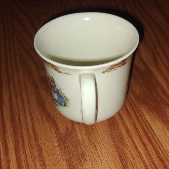 Vintage Royal Doulton 1936 Bunnykins fine china double handle cup - Picture 3 of 7
